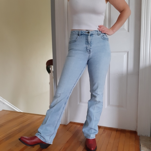 Vintage Light Wash Jeans - Picture 2 of 11